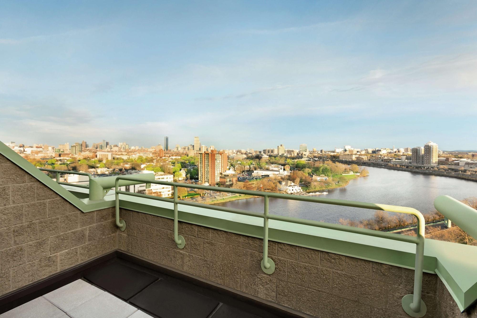 Doubletree Suites By Hilton Hotel Boston - Cambridge Exterior photo