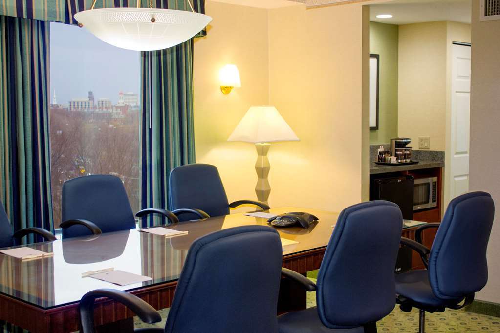 Doubletree Suites By Hilton Hotel Boston - Cambridge Exterior photo